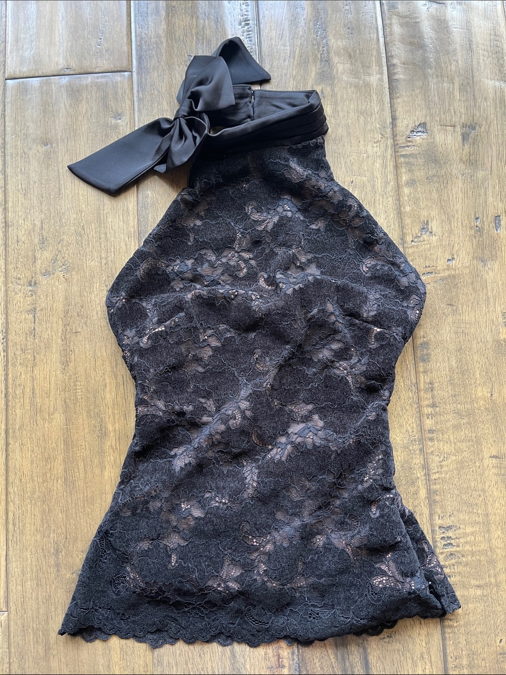 HOUSE OF CB Natalya Bow Halter Lace Top - Picture 3 of 7
